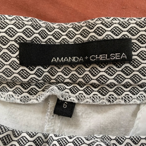 Amanda & Chelsea pants - Picture 2 of 3